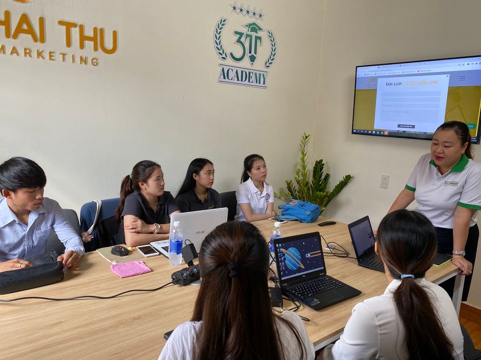 DIGITAL MARKETING 2021: NHỮNG XU HƯỚNG MỚI BẠN NÊN THỬ