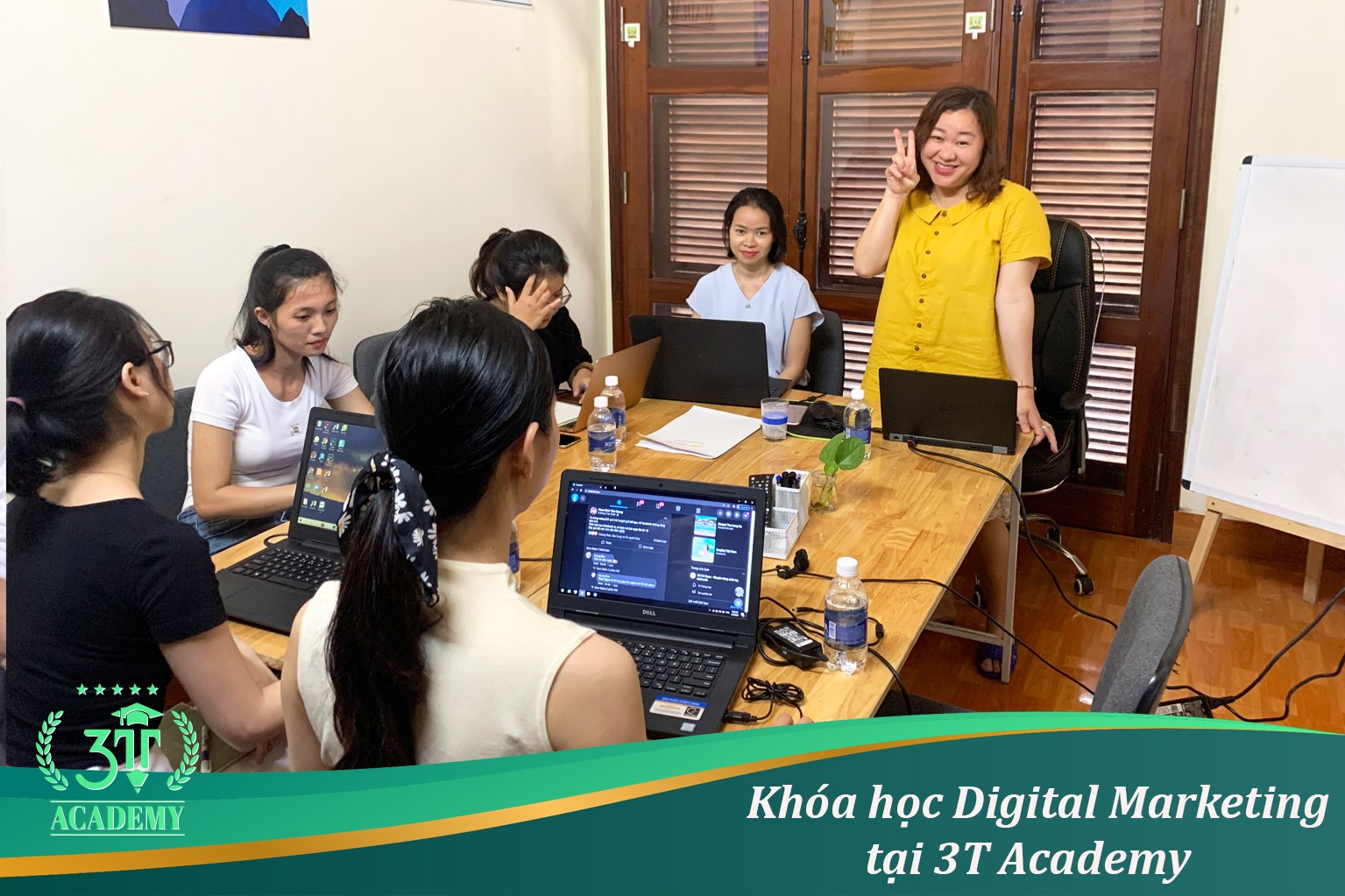 Các học viên được hướng dẫn, đào tạo với phương pháp học thực chiến